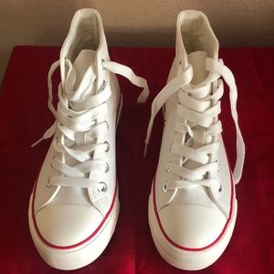 White high top tennis shoes